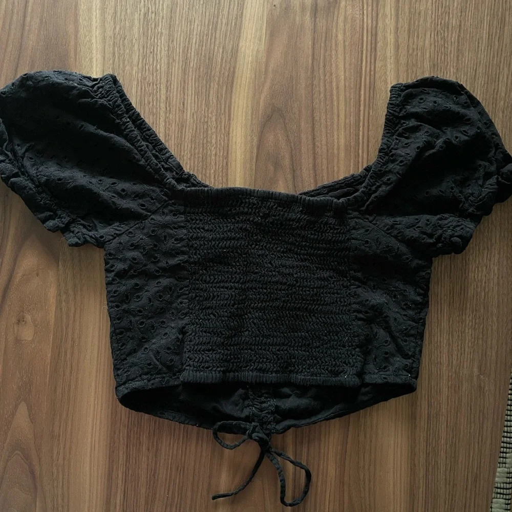 Top - Picture 2 of 6